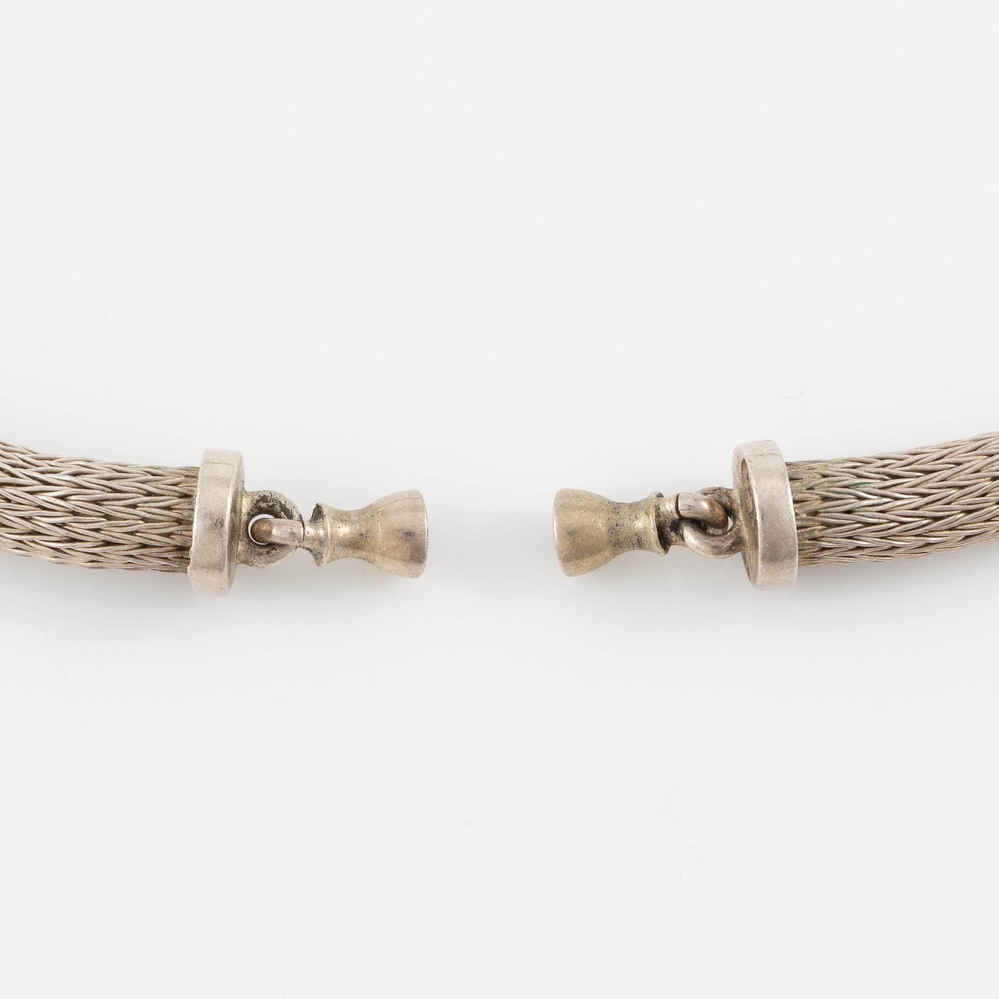 Sju collier samt två armband Ole Lynggaard samt för Ole Lynggaard-lås.