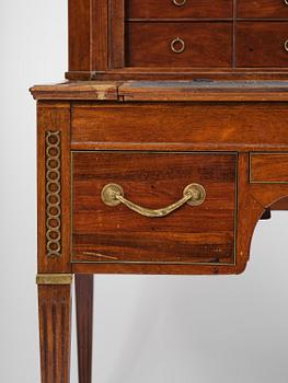 Skrivbord med uppsats, Stockholmsarbete, sent 1700-tal, Sengustavianskt.
