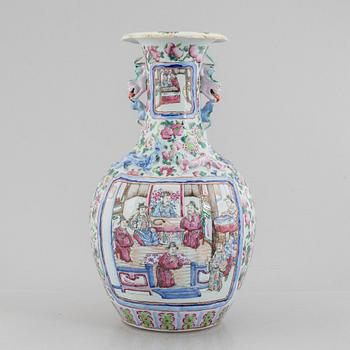 Vas, porslin, Kina, Qingdynastin, 1800-tal.