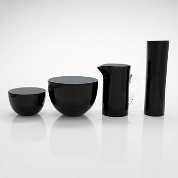 Nanny Still, servisdelar, 4 st, glas, "Black and White". Riihimäki Glasbruk- I produktion 1950-60 tal.